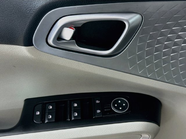 Used 2020 Kia Soul LX FWD image 20