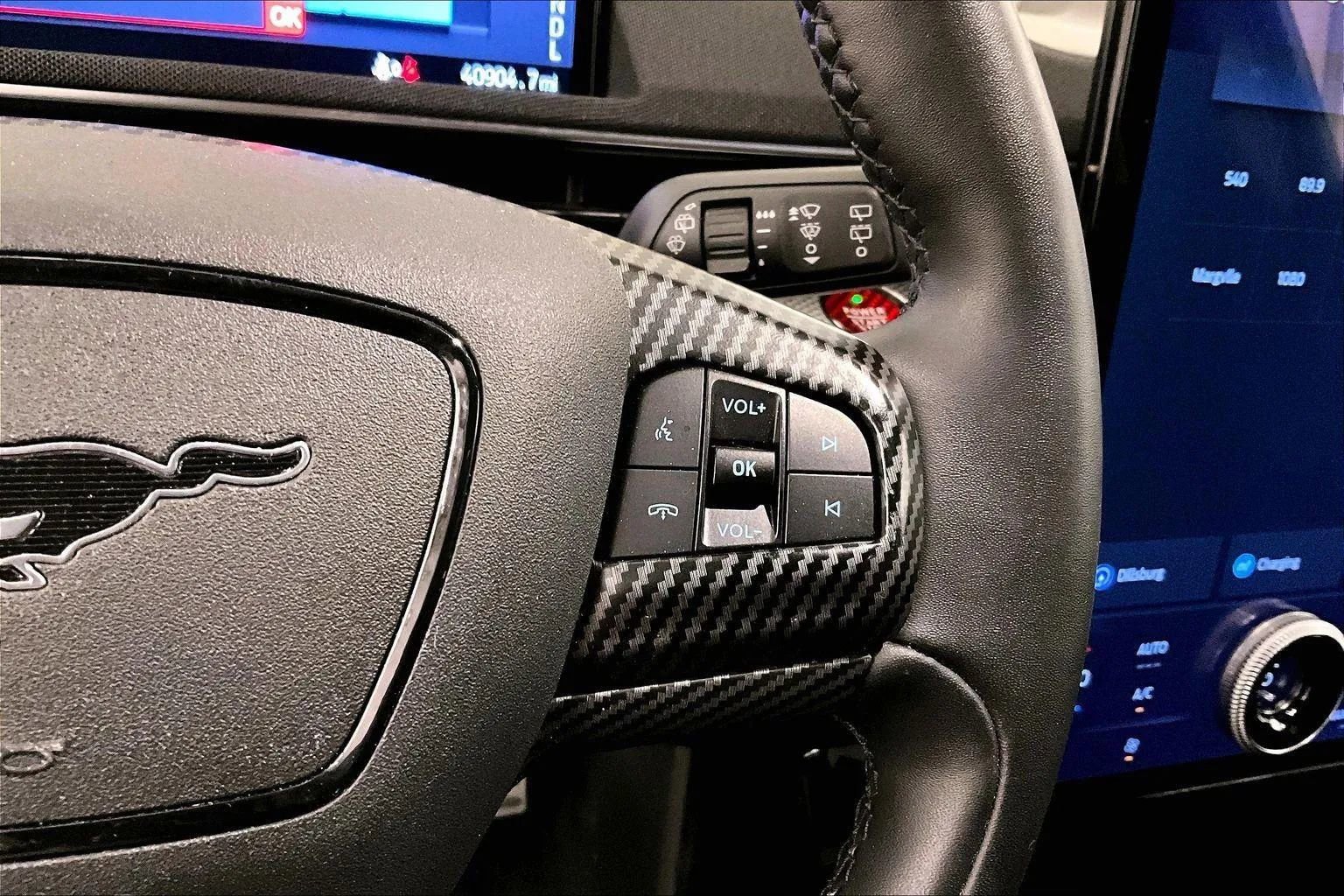 Used 2022 Ford Mustang Mach-E Select image 18