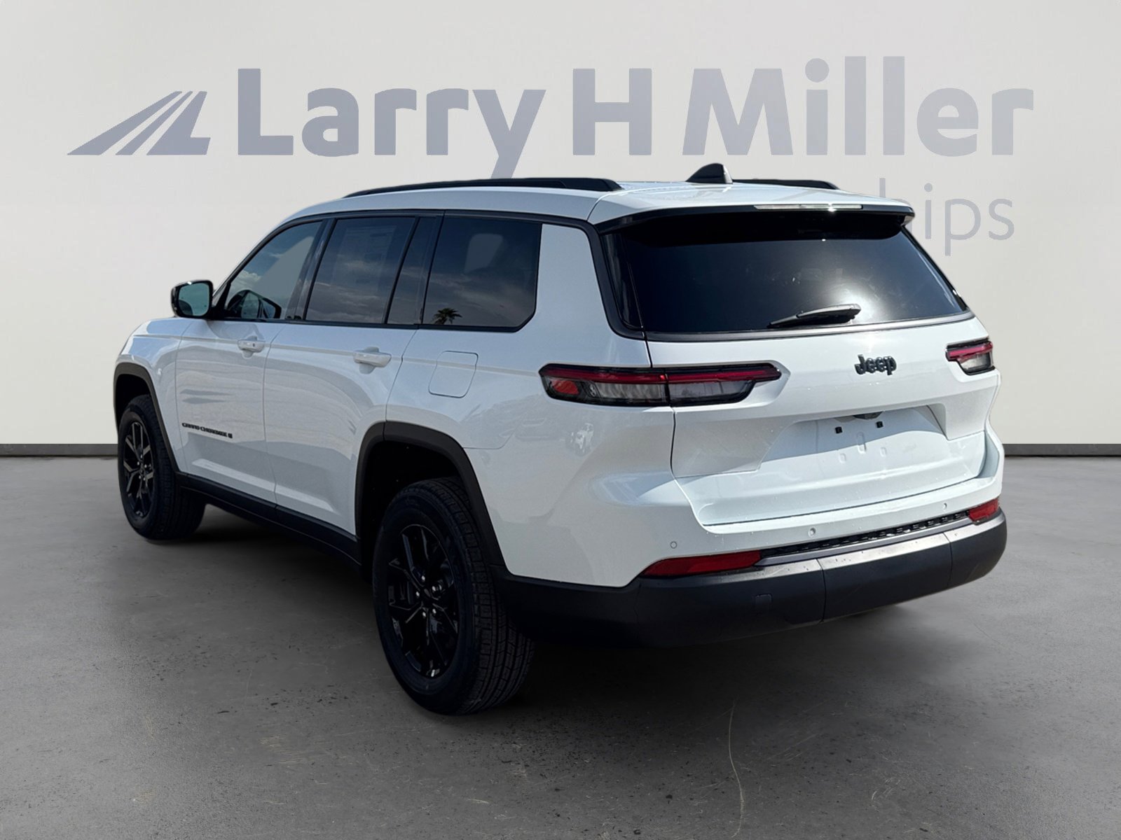 New 2026 Jeep Grand Cherokee L 2WD image 3