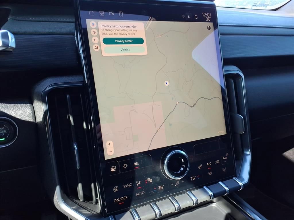 Used 2025 GMC Acadia AT4 w/ Luxury Package image 26