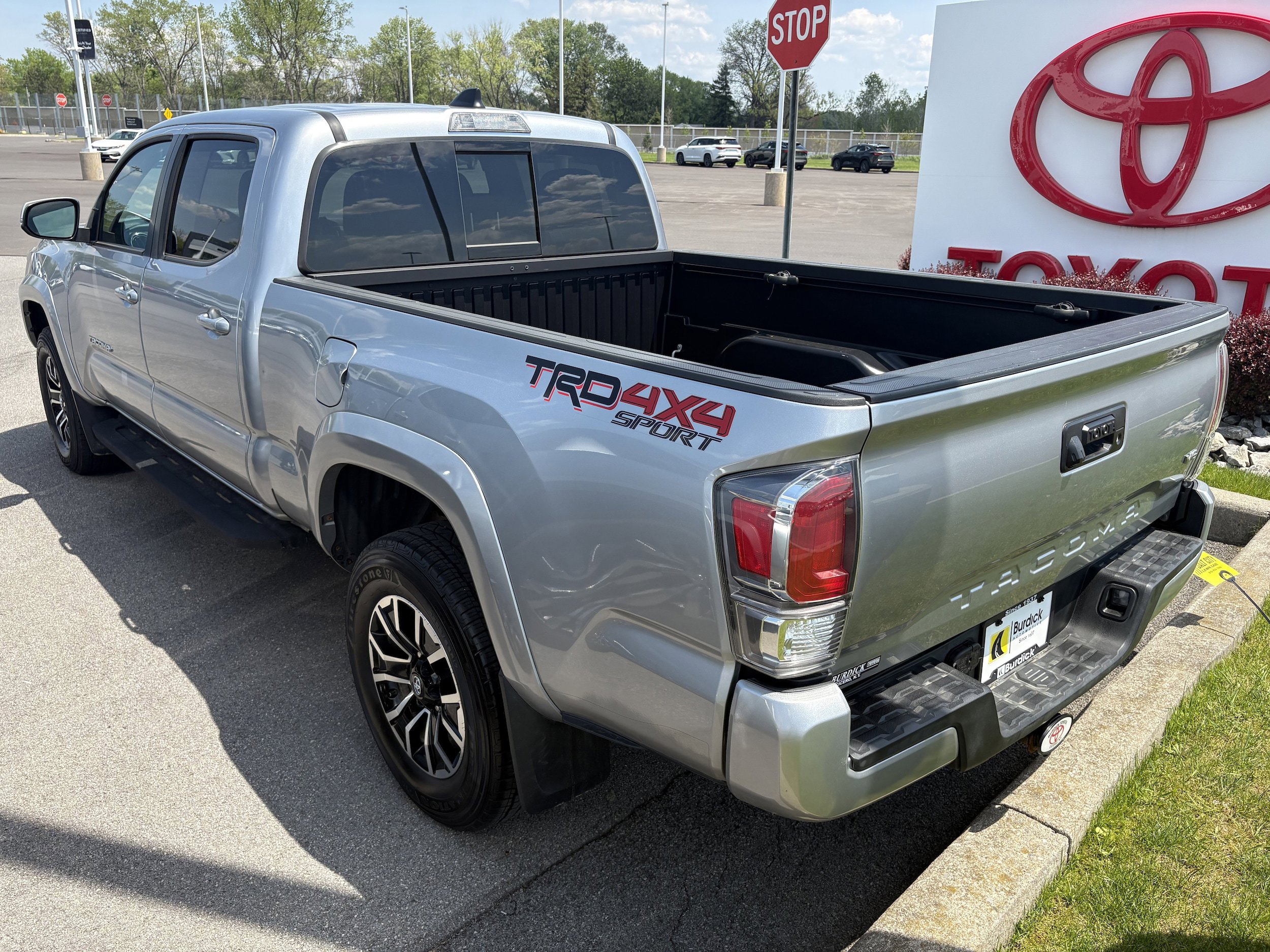Used 2022 Toyota Tacoma TRD Sport AWD/4WD image 6