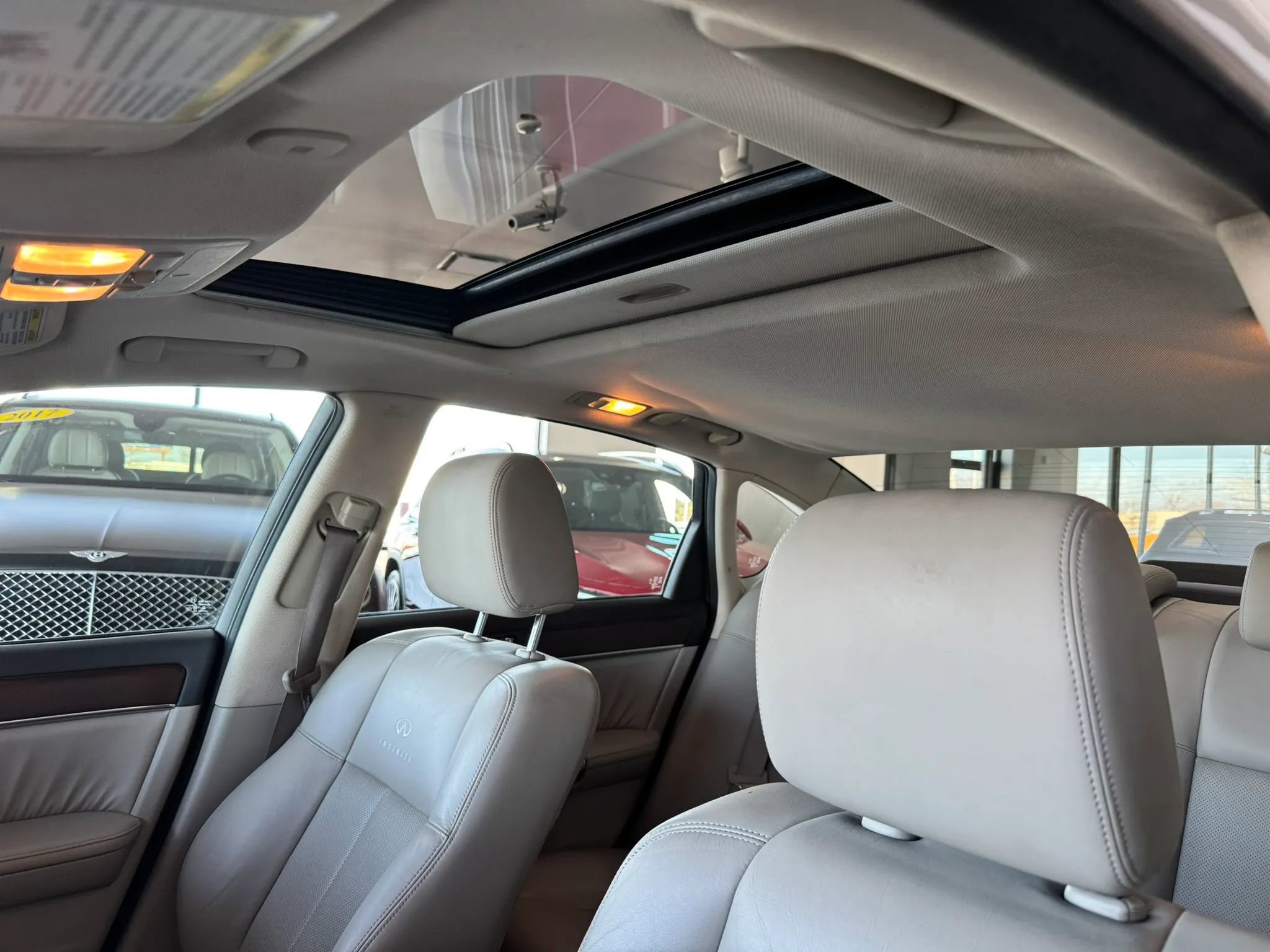 Used 2008 INFINITI M35 M35x Sedan 4D w/ Technology Pkg image 10