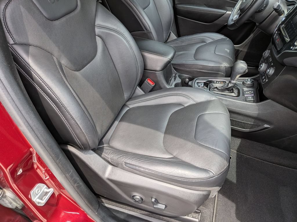 Certified 2019 Jeep Cherokee Limited AWD/4WD image 25