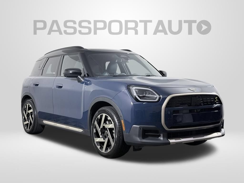 Certified 2025 MINI Cooper Countryman SE AWD/4WD image 3