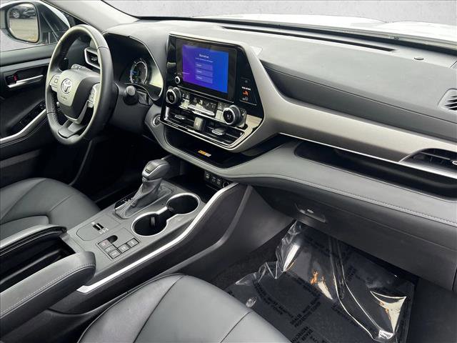 Certified 2025 Toyota Highlander XLE image 23