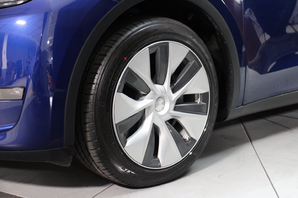 Used 2023 Tesla Model Y Long Range AWD/4WD image 5