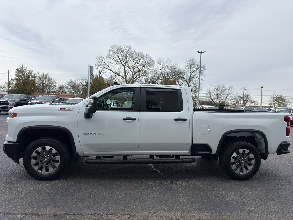 Used 2025 Chevrolet Silverado 2500 Custom w/ Custom Value Package image 5