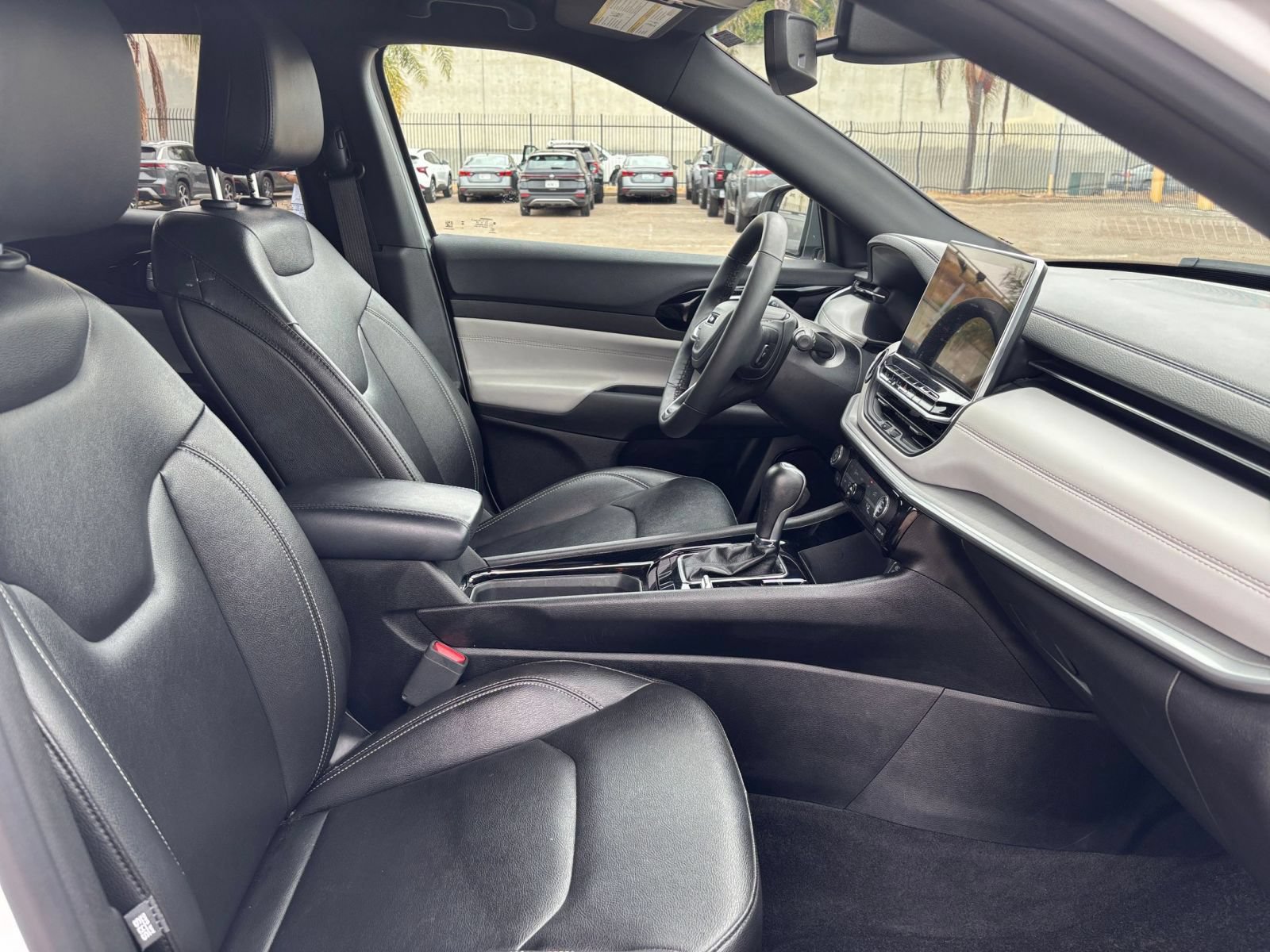 Used 2025 Jeep Compass Limited AWD/4WD image 36