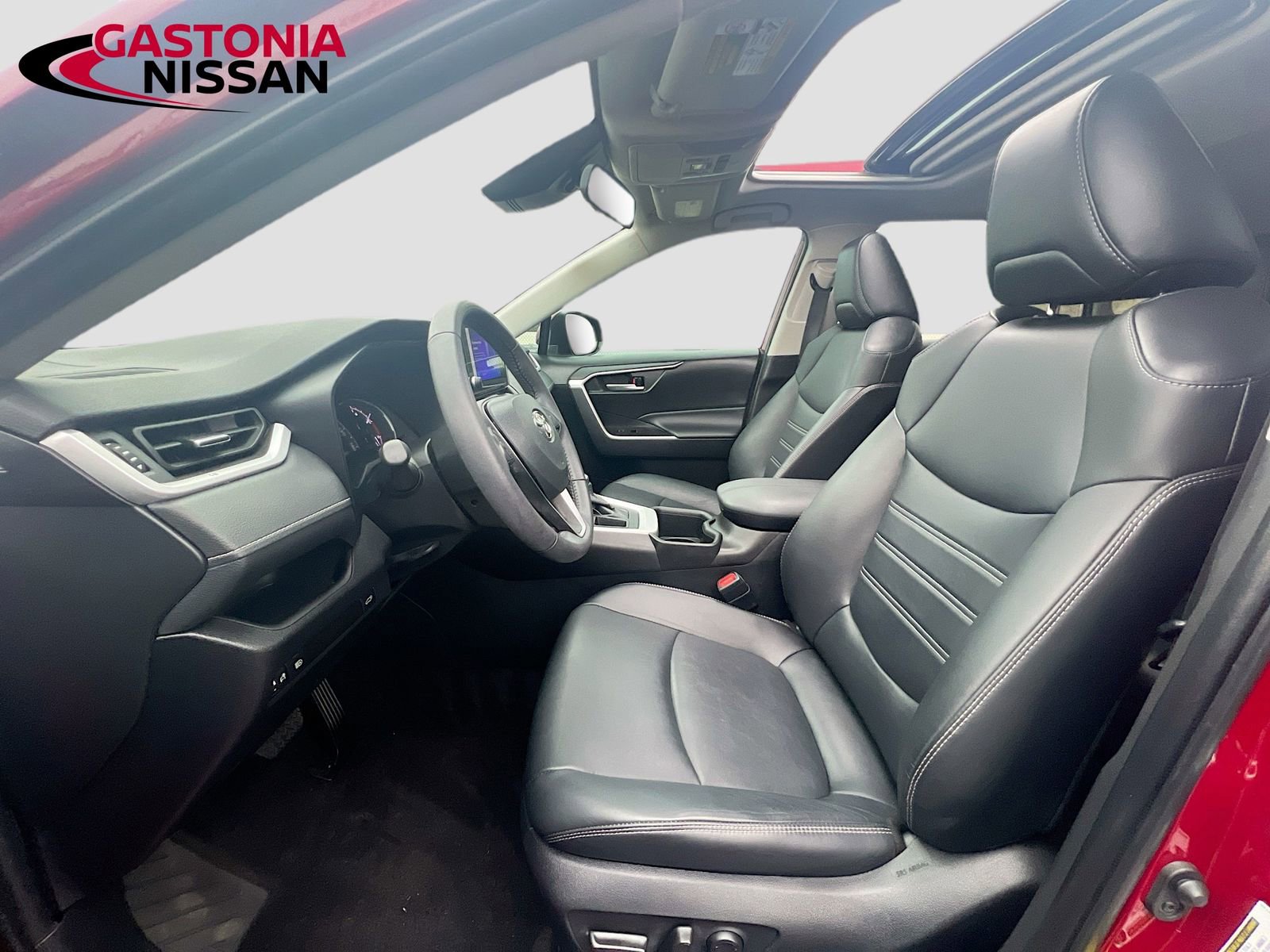 Used 2023 Toyota RAV4 XLE Premium image 27