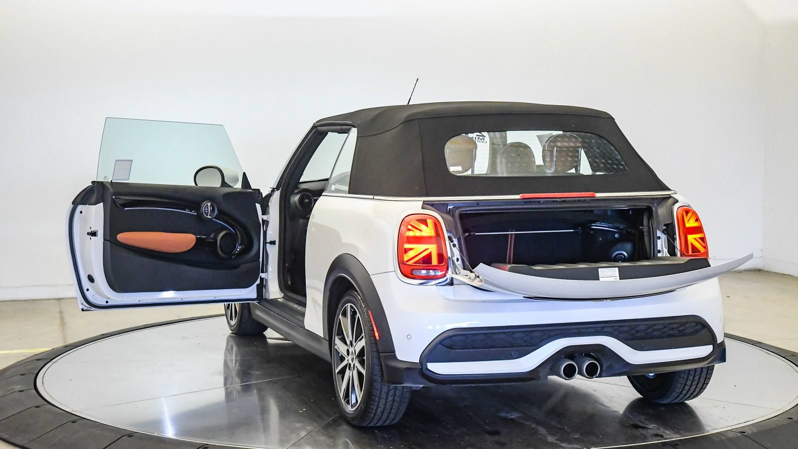 Certified 2024 MINI Cooper S w/ Signature Upholstery Package FWD image 27