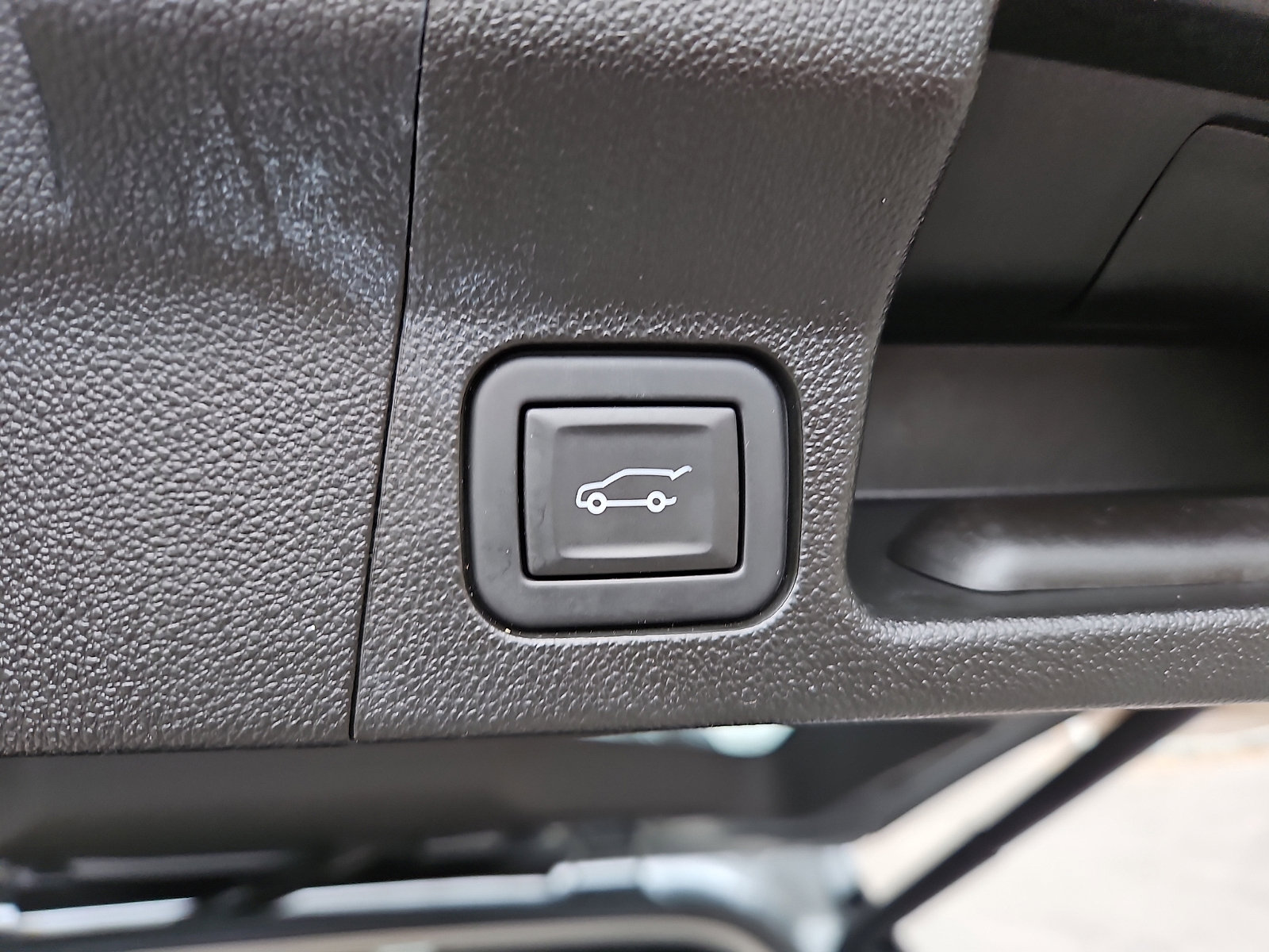 Used 2023 GMC Acadia SLE w/ Driver Convenience Package image 29