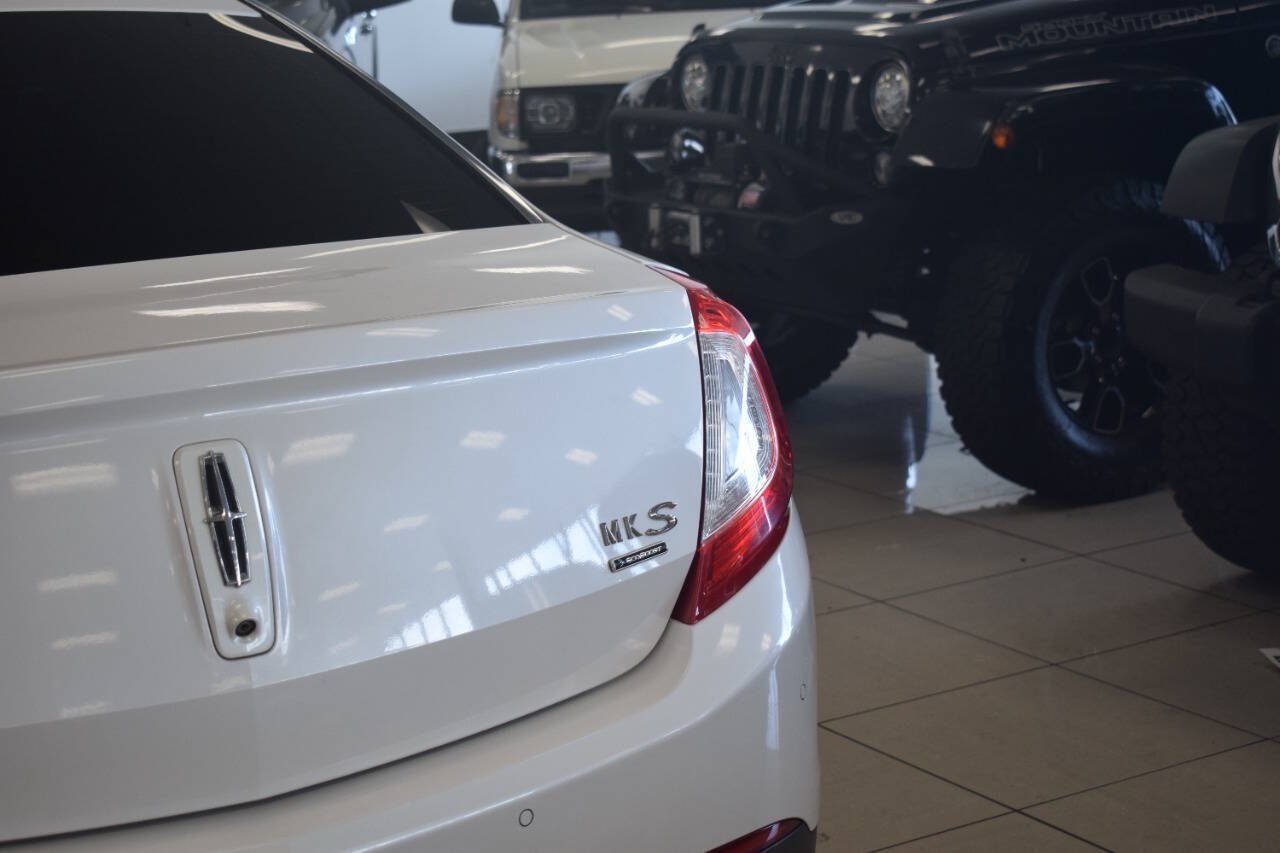 Used 2013 Lincoln MKS AWD image 26