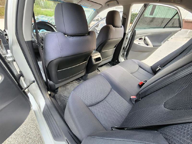 Used 2010 Toyota Camry SE image 7