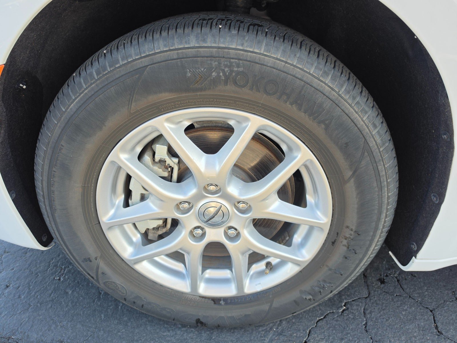 Used 2024 Chrysler Pacifica Touring-L FWD image 10