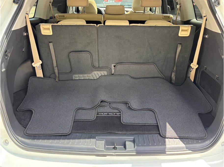 Used 2020 Toyota Highlander XLE FWD image 48