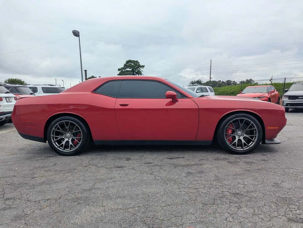 Used 2016 Dodge Challenger SRT w/ Technology Group RWD image 4