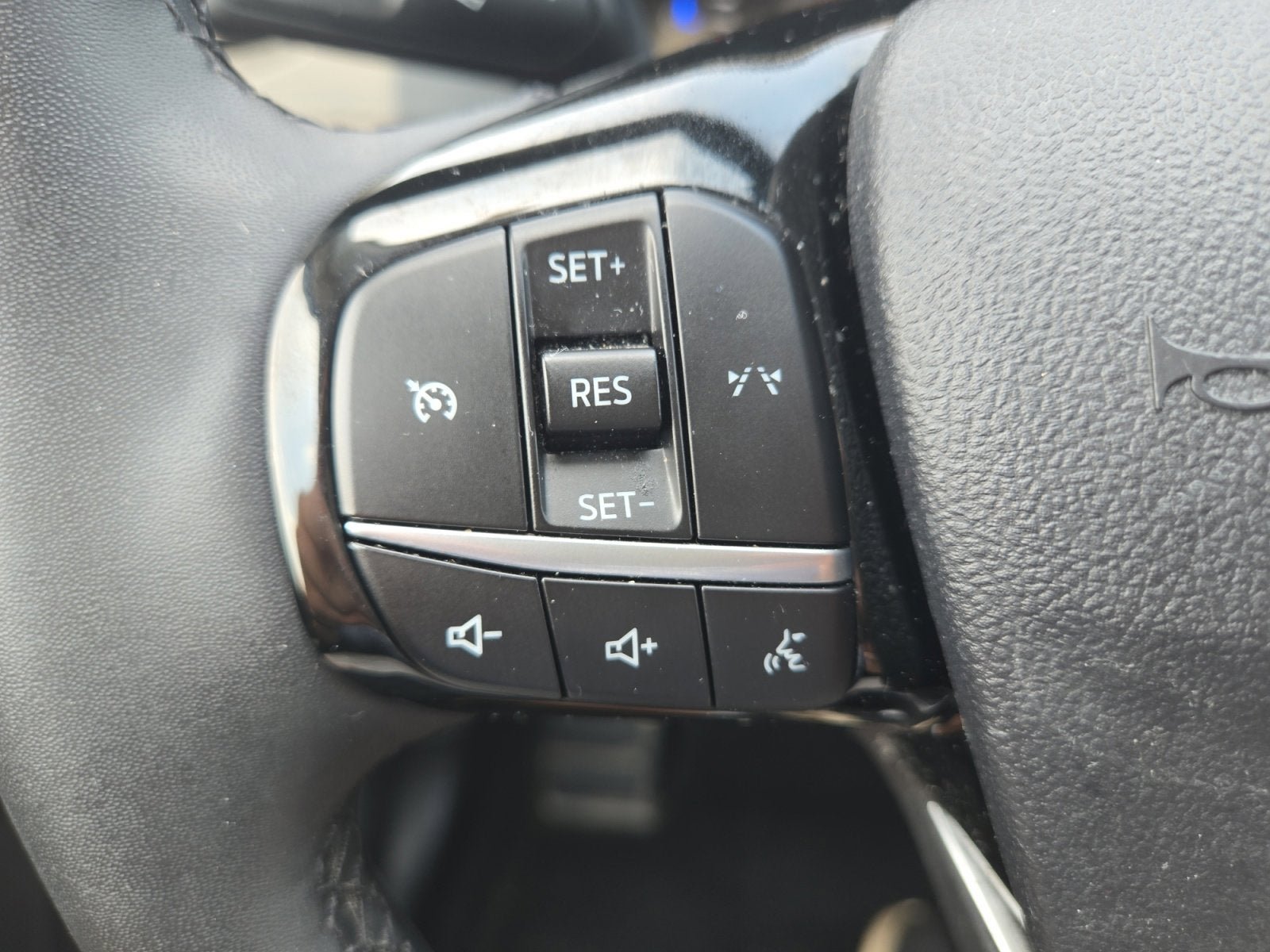 Used 2023 Ford Escape Active AWD/4WD image 14
