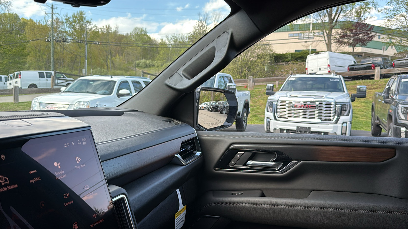 New 2026 GMC Yukon XL Denali AWD/4WD image 18