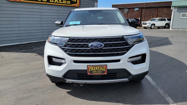 Used 2022 Ford Explorer XLT w/ Equipment Group 202A image 2