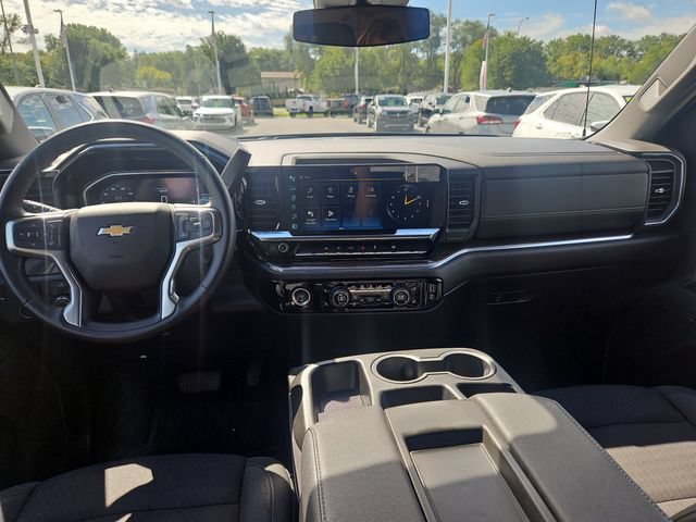 Used 2024 Chevrolet Silverado 1500 LT AWD/4WD image 13