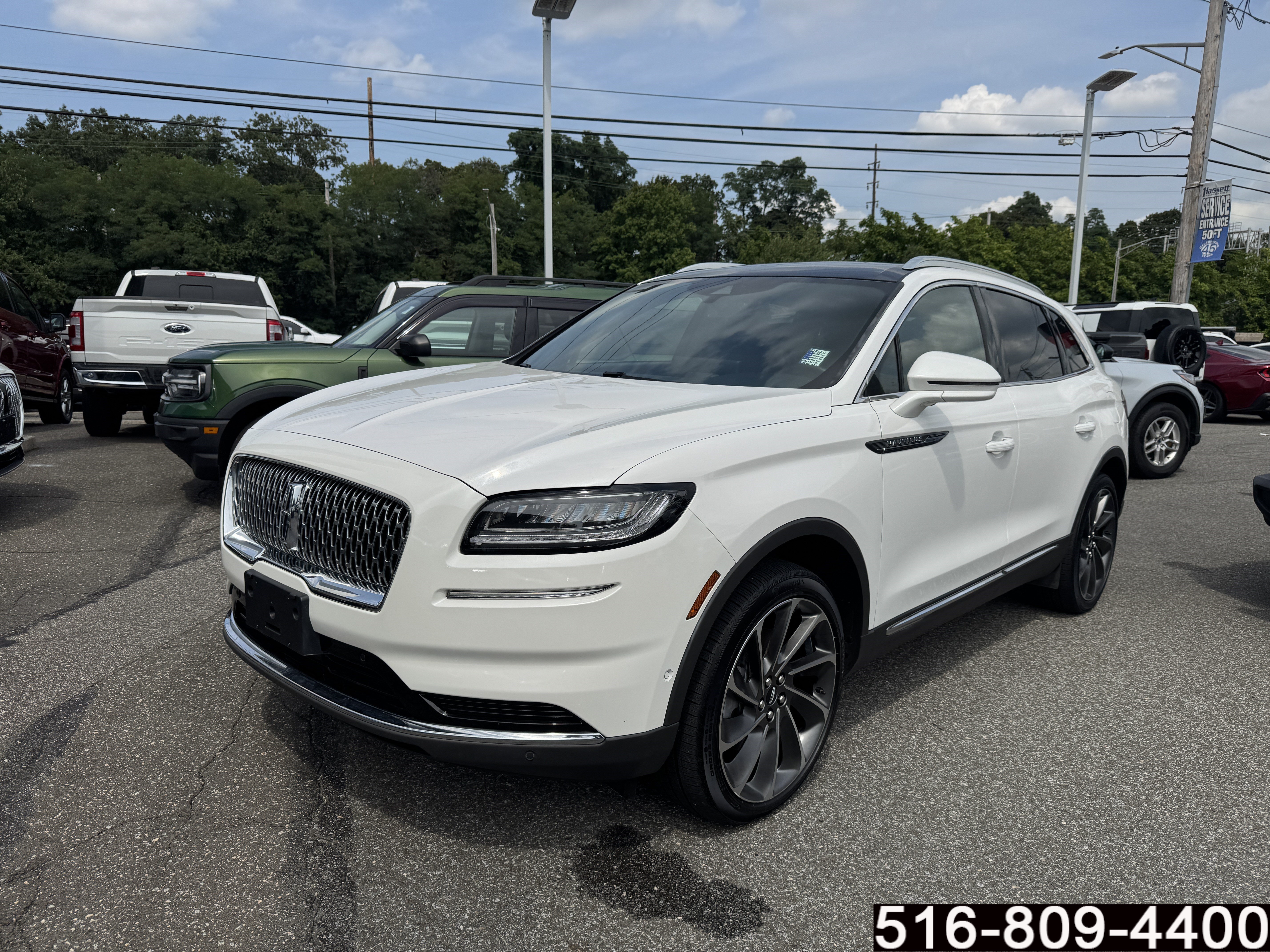 Used 2022 Lincoln Nautilus Reserve w/ Equipment Group 201A AWD/4WD image 8