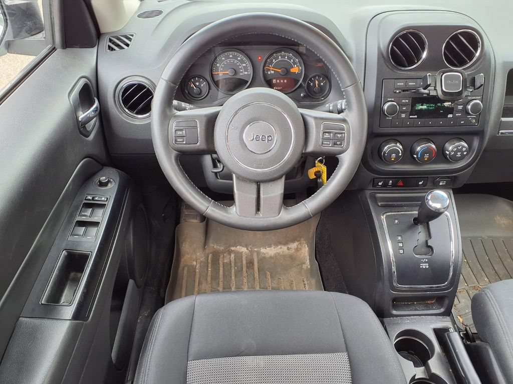 Used 2014 Jeep Patriot Latitude w/ Sun/Sound Group AWD/4WD image 11