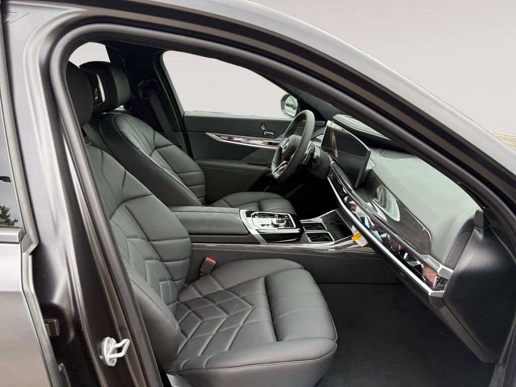 New 2026 BMW 740i xDrive image 15