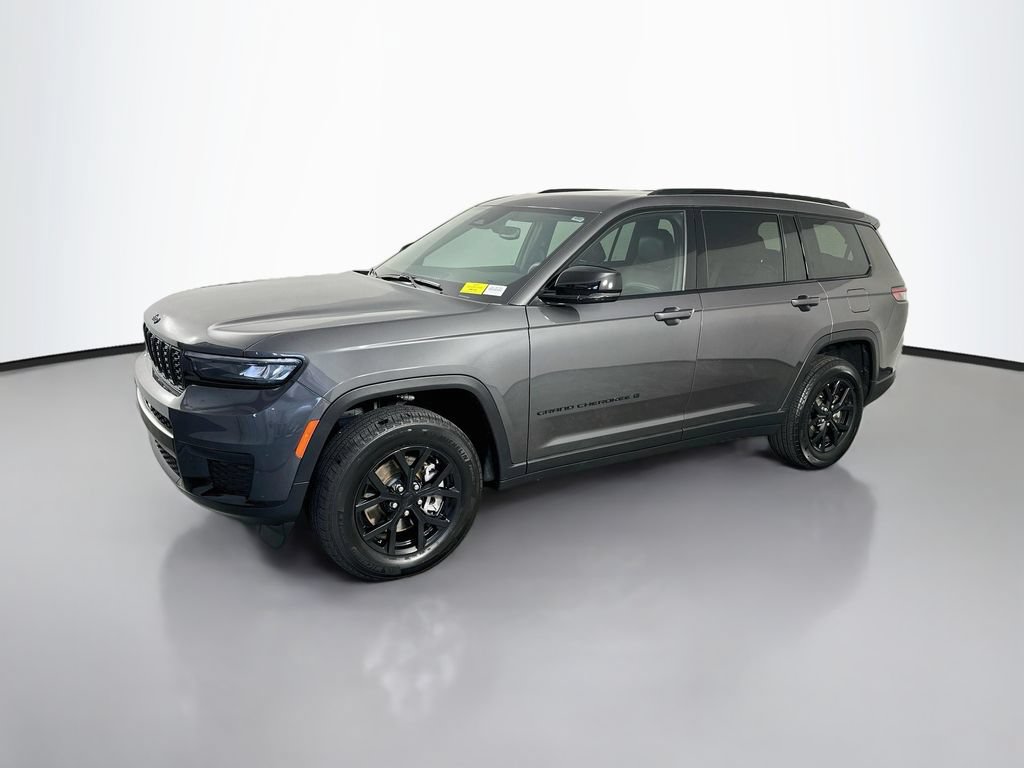 Used 2024 Jeep Grand Cherokee L Altitude AWD/4WD image 3