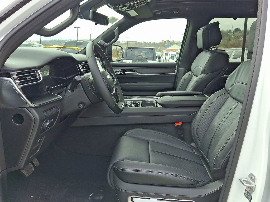 New 2026 Jeep Grand Wagoneer Summit w/ Premium Group III image 6