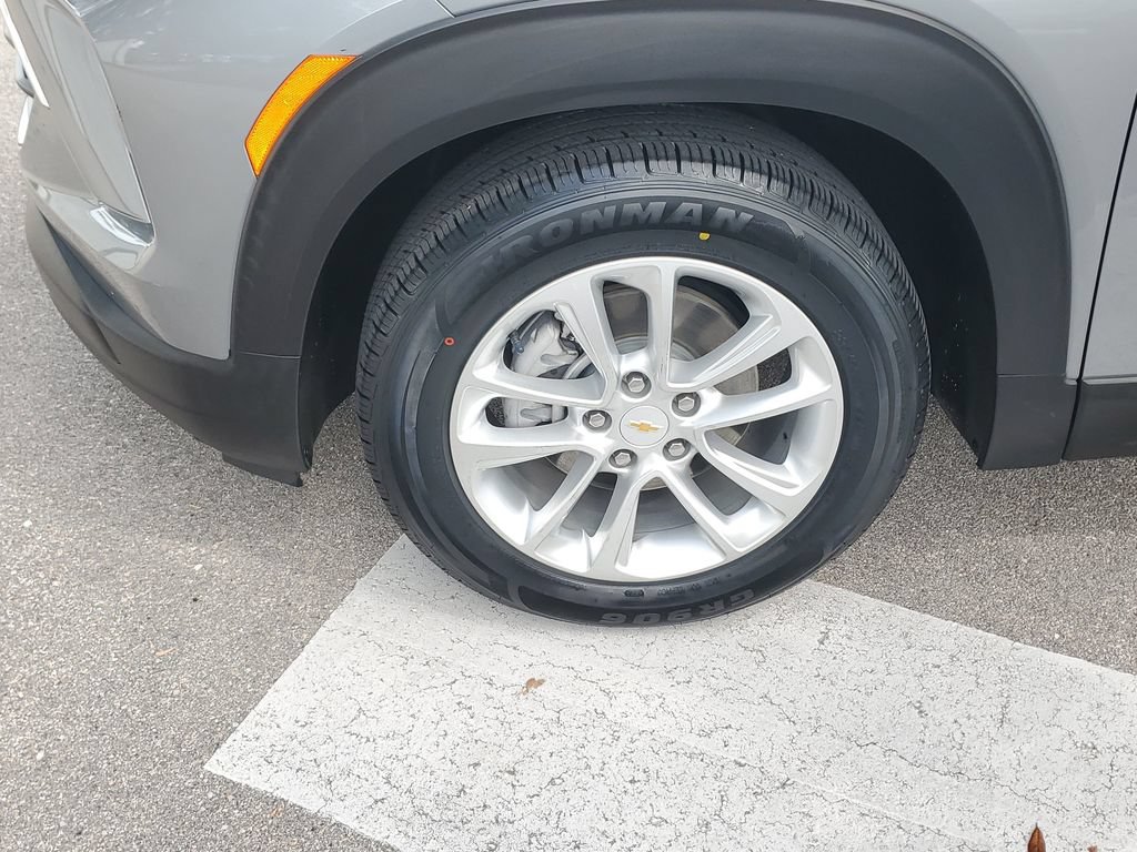 Certified 2024 Chevrolet TrailBlazer LS FWD image 11