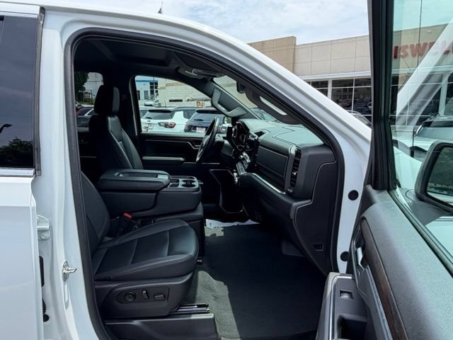 Used 2025 GMC Sierra 1500 SLT AWD/4WD image 29