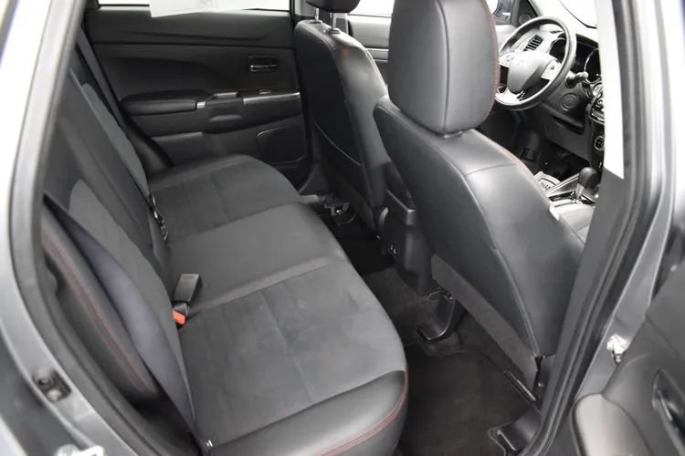 Used 2024 Mitsubishi Outlander Sport SE AWD/4WD image 17