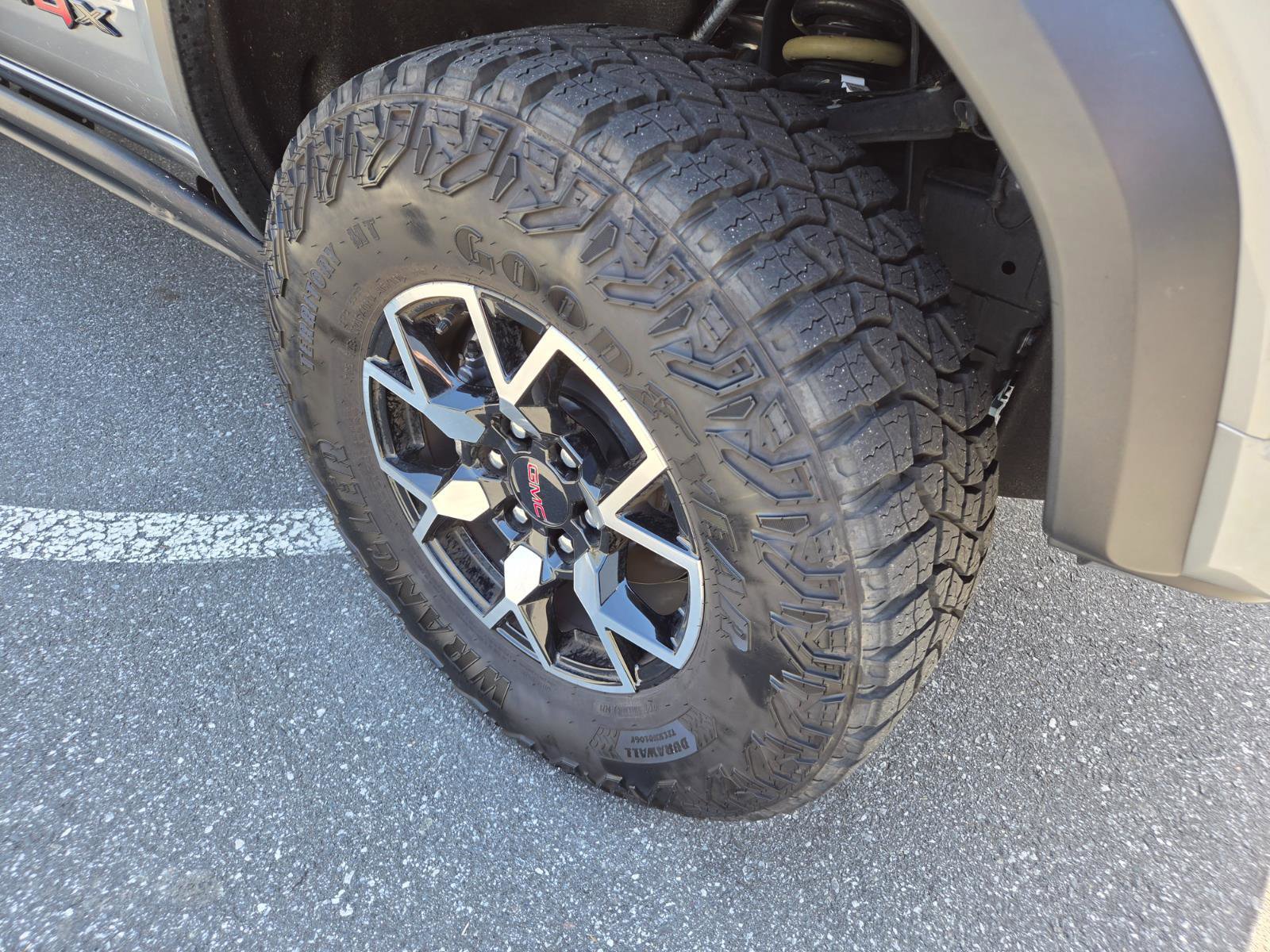 Used 2023 GMC Canyon AT4X image 5