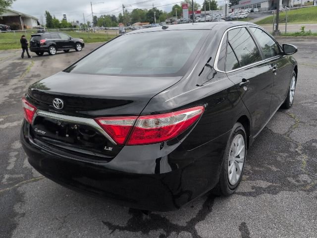 Used 2015 Toyota Camry LE w/ Moonroof Package FWD image 8