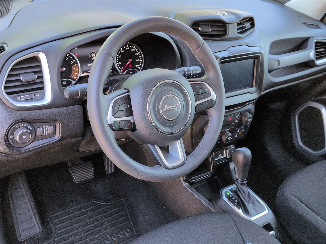 Used 2021 Jeep Renegade Latitude image 9