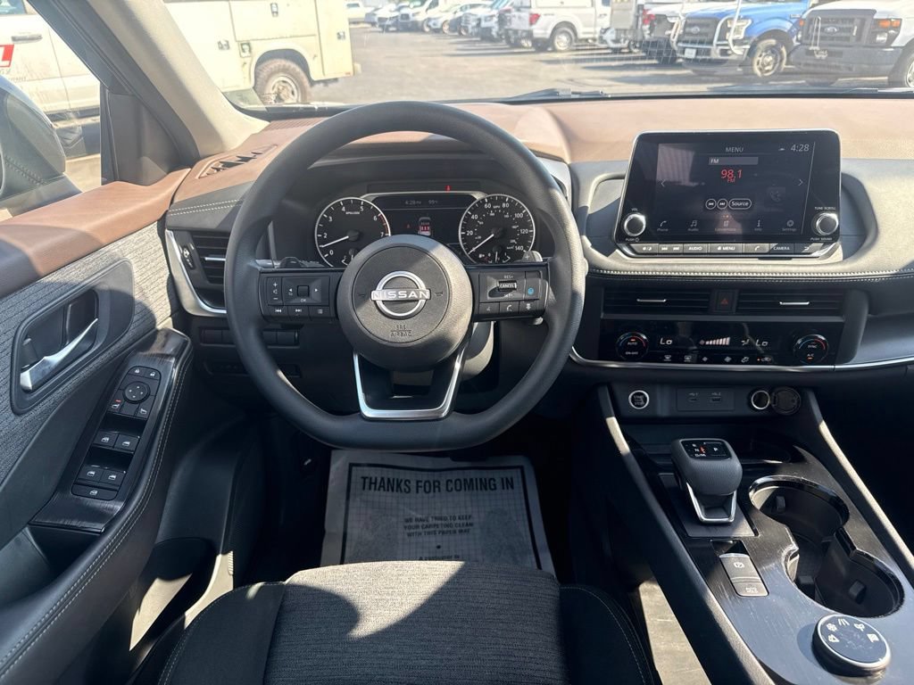 Used 2023 Nissan Rogue SV AWD/4WD image 13