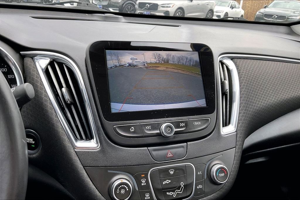 Used 2018 Chevrolet Malibu LT image 14