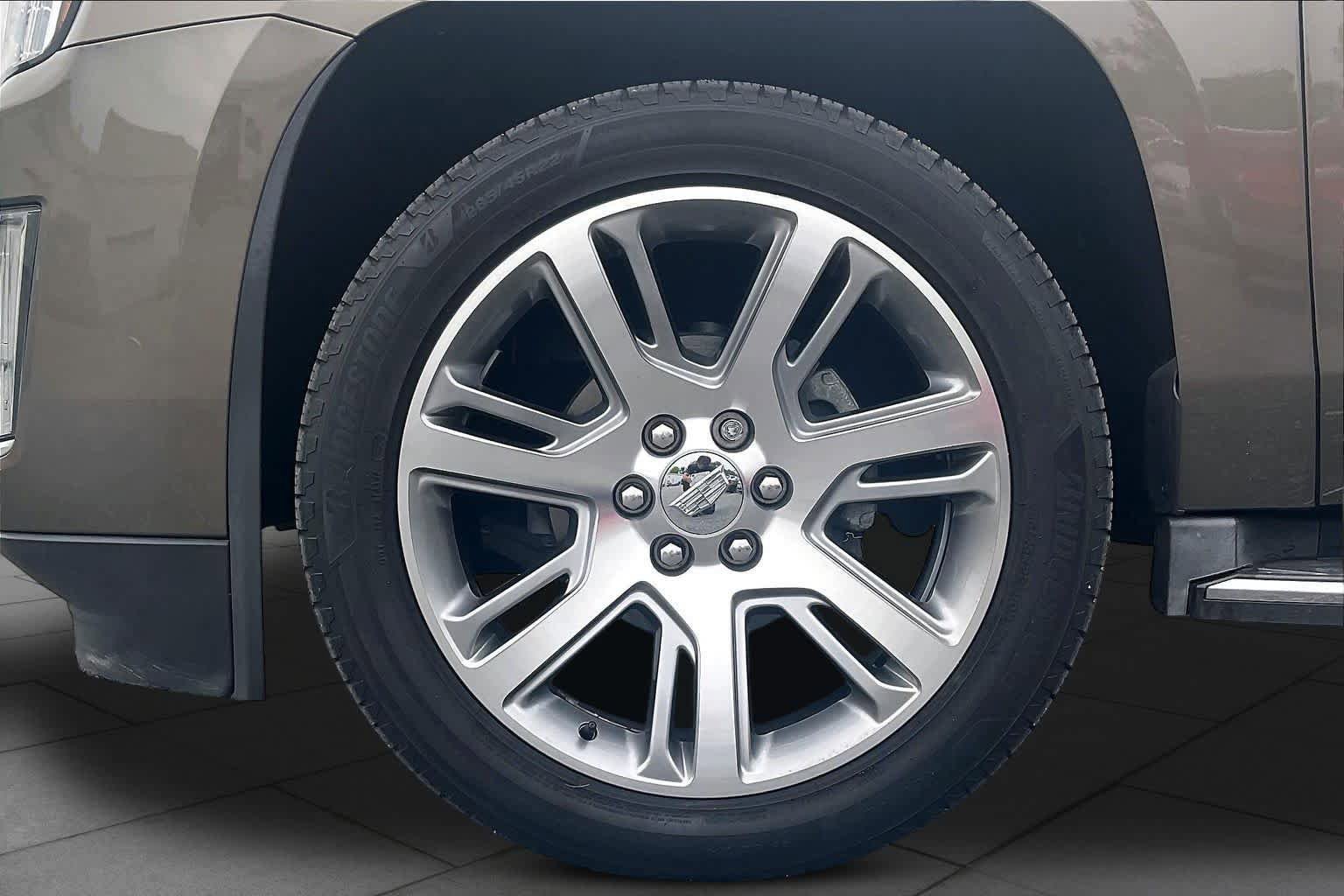 Used 2015 Cadillac Escalade ESV Luxury AWD/4WD image 10