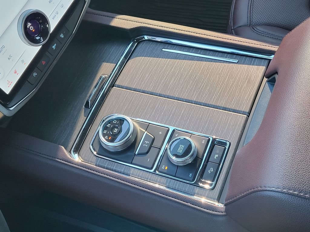 Used 2024 Ford Expedition Limited w/ Excursion Package image 13