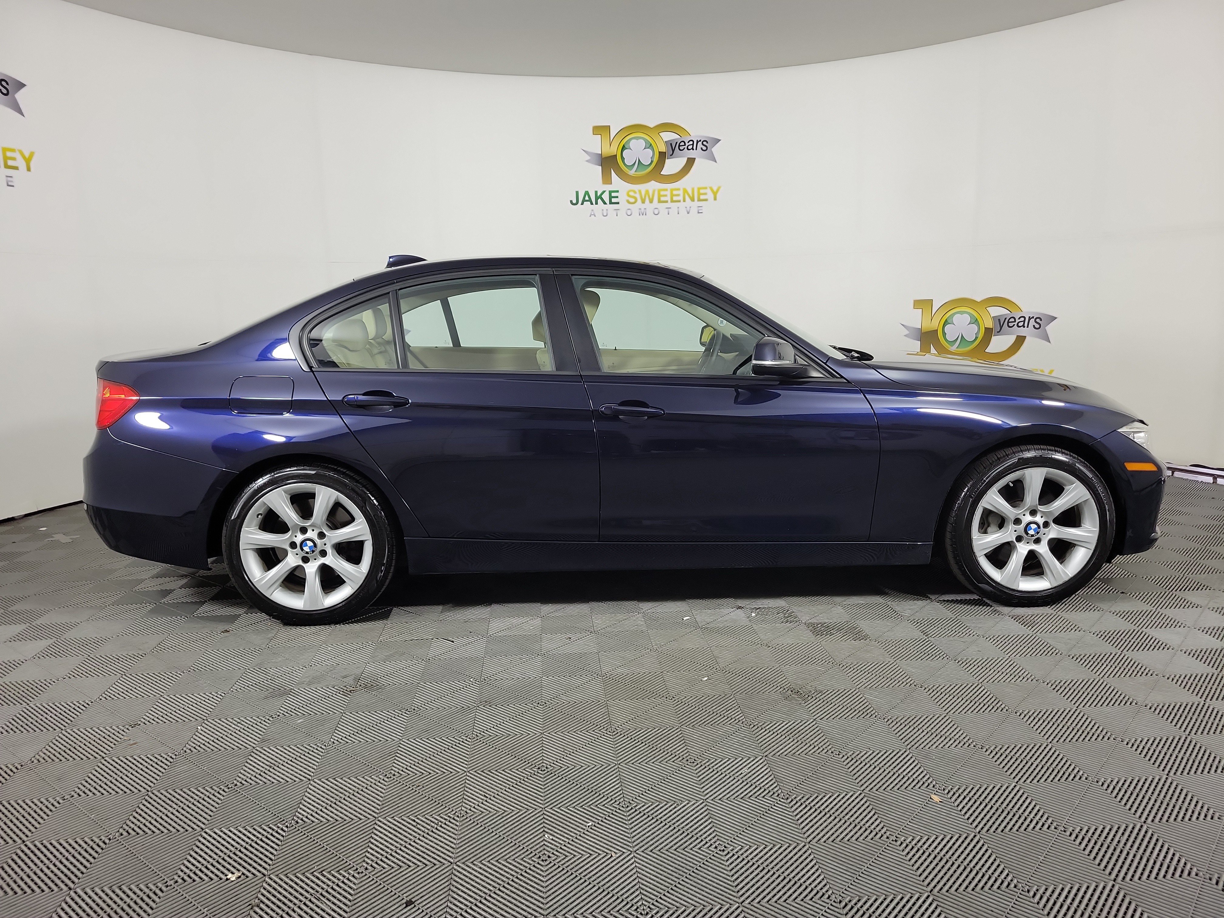 Used 2014 BMW 335i xDrive Sedan AWD/4WD image 8
