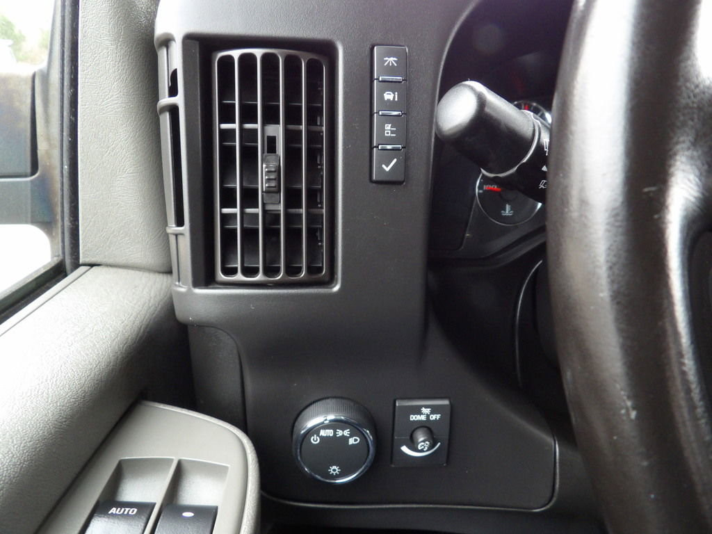 Used 2020 Chevrolet Express 3500 LS image 19