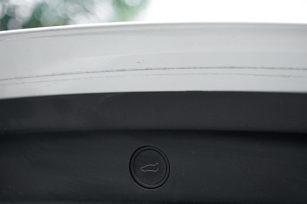 Used 2020 Tesla Model Y Long Range image 40