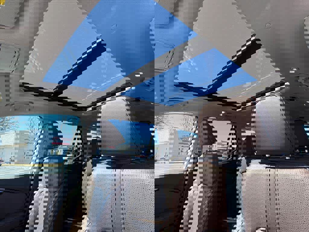 Used 2025 Honda Pilot Elite image 23