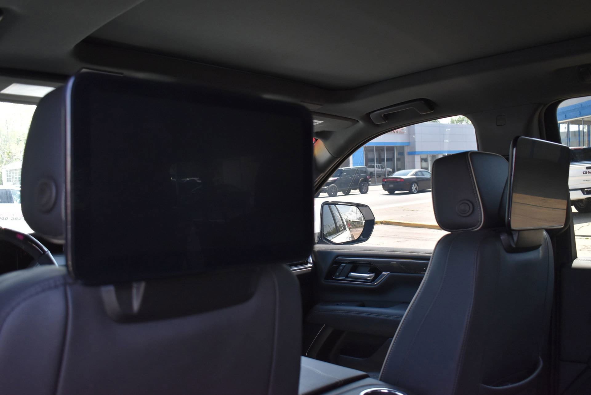Used 2025 GMC Yukon XL Elevation w/ Elevation Premium Package AWD/4WD image 19