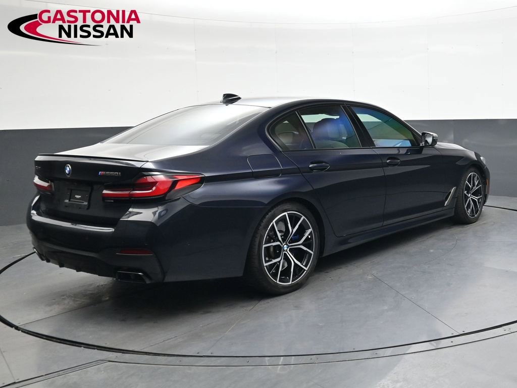 Used 2023 BMW M550i xDrive w/ Dynamic Handling Package image 3
