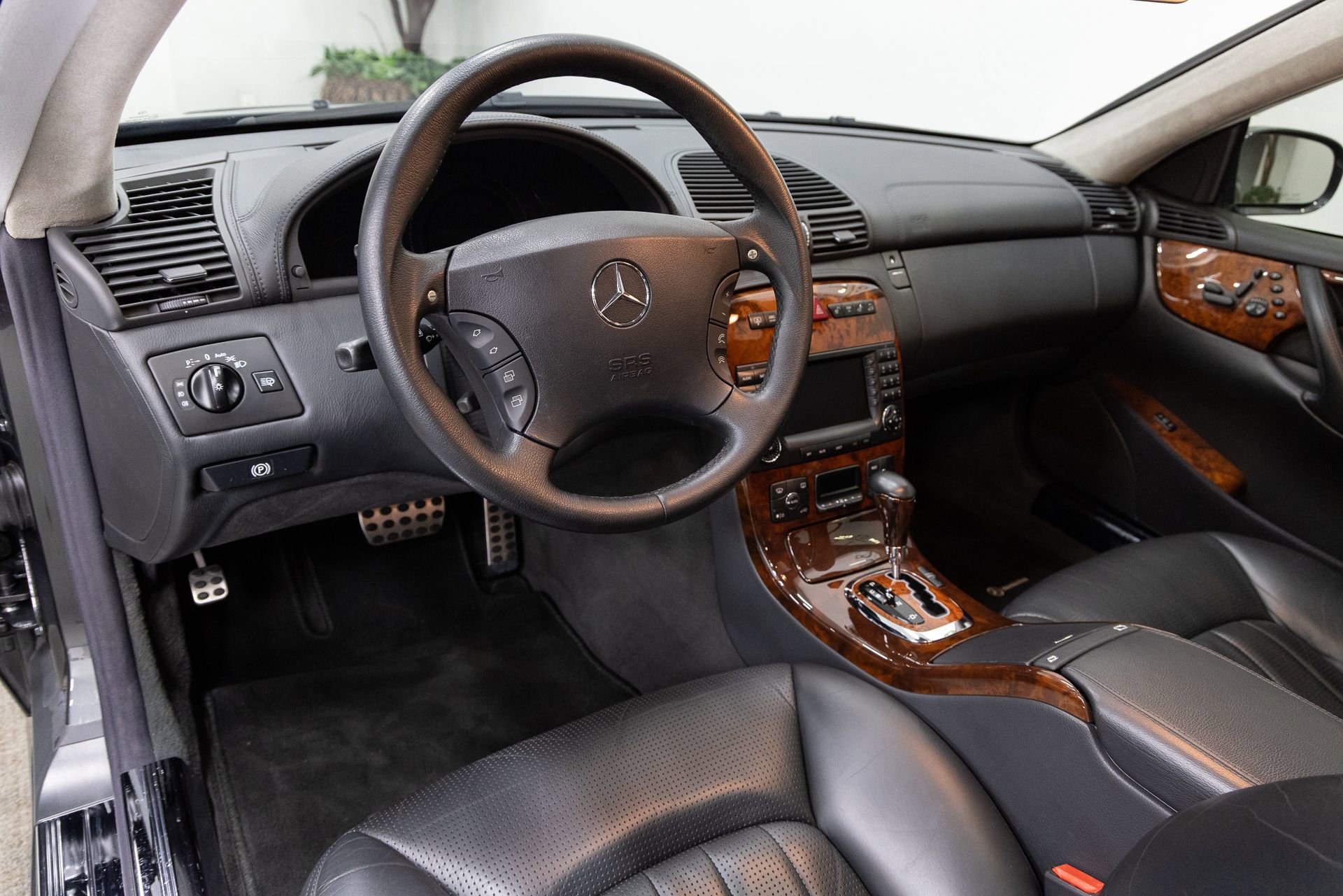 Used 2004 Mercedes-Benz CL 55 AMG image 6