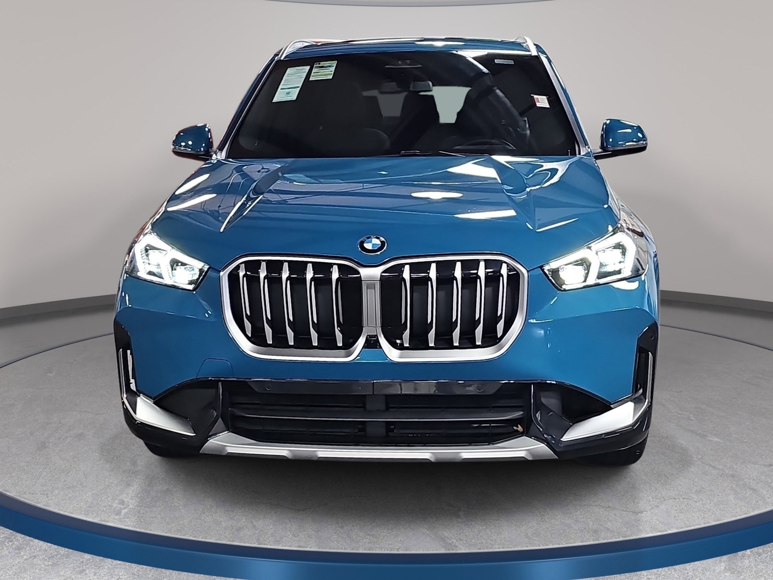 Certified 2025 BMW X1 xDrive28i w/ Technology Package AWD/4WD image 2