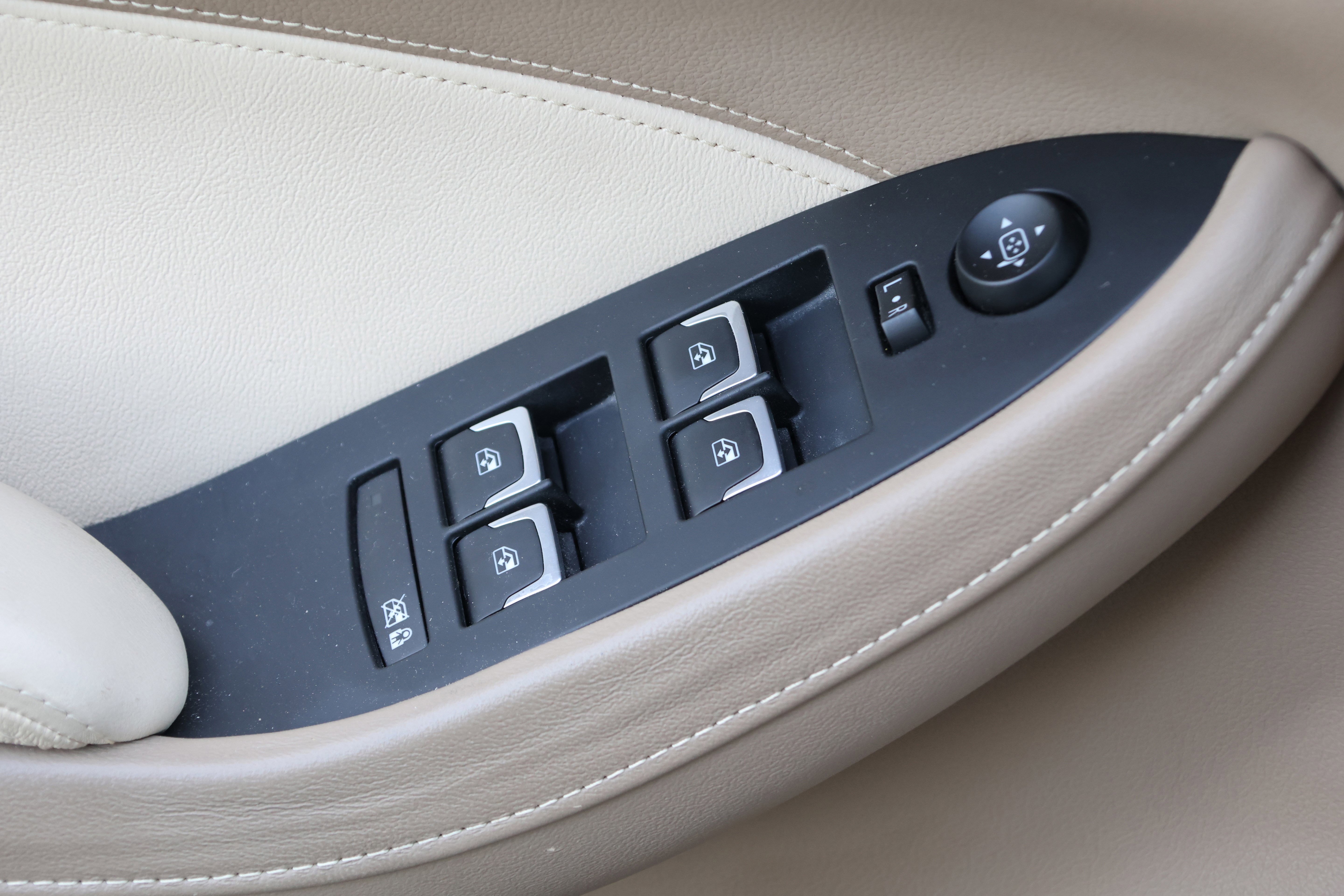 Used 2016 Cadillac CTS Premium image 14