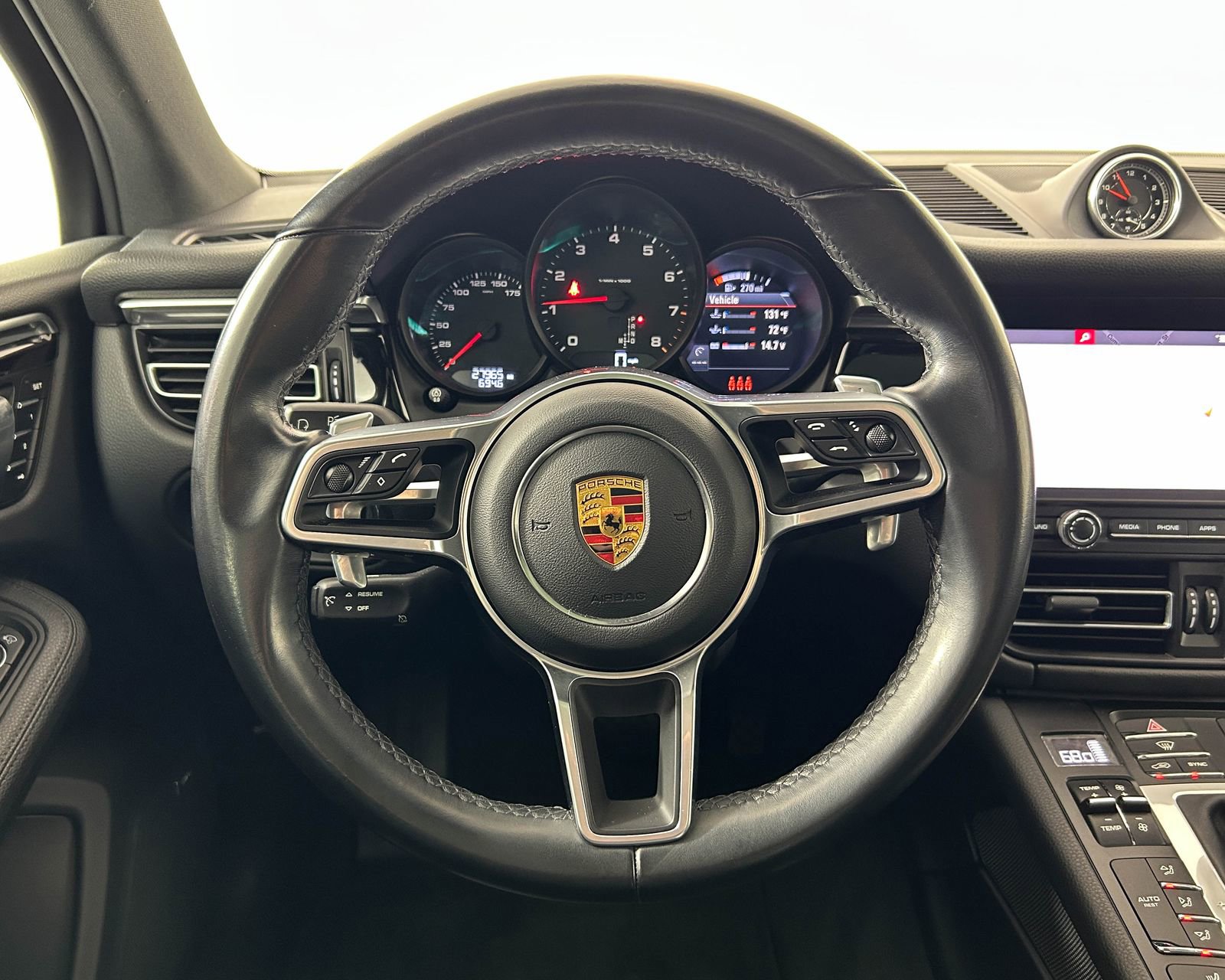 Used 2021 Porsche Macan image 17