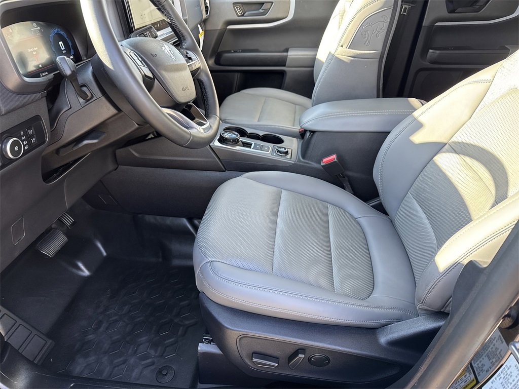 Used 2025 Ford Bronco Sport Badlands image 9